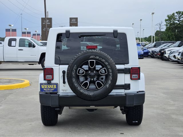 Used 2017 Jeep Wrangler Sahara AWD/4WD image 6