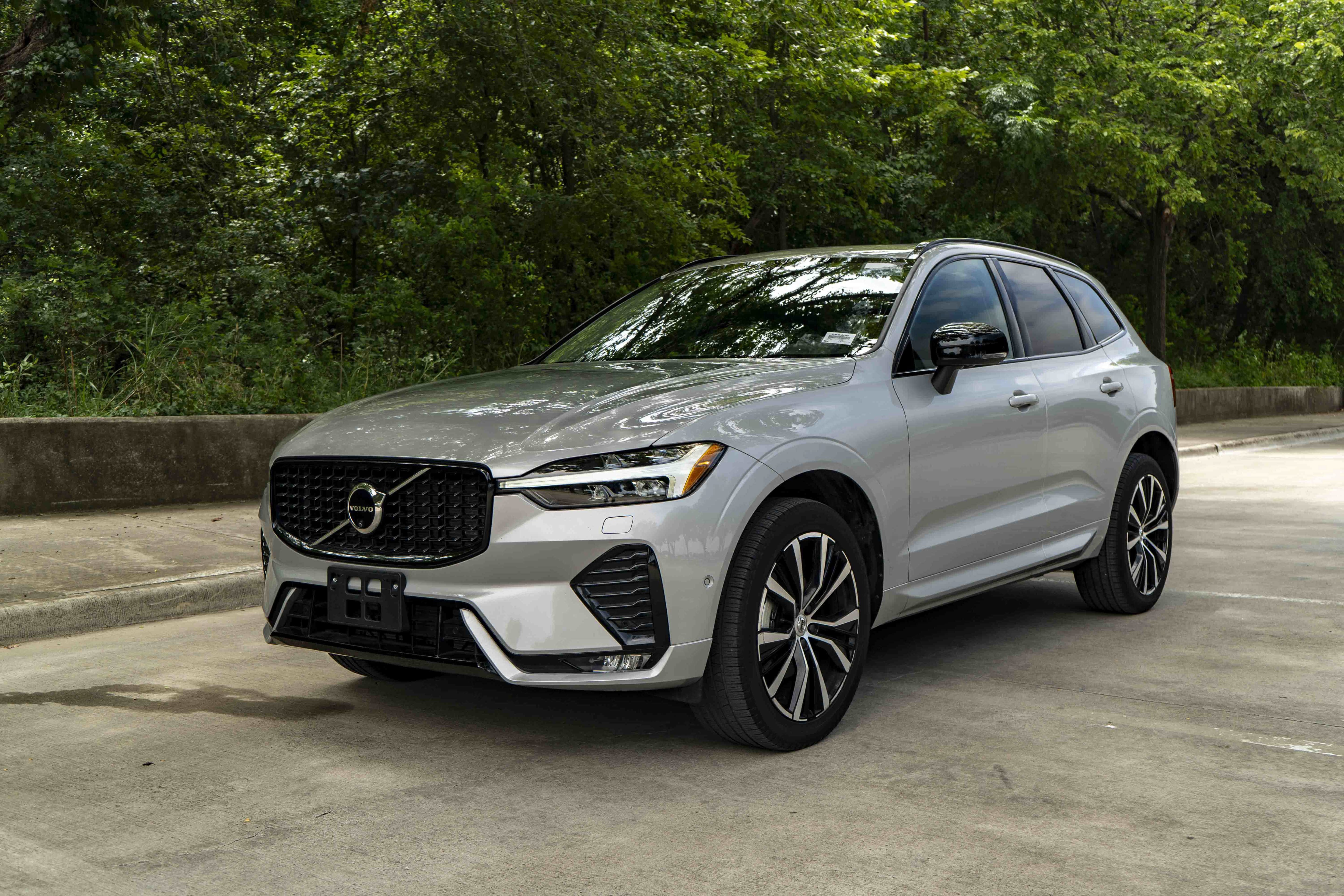 Used 2024 Volvo XC60 B5 Plus AWD/4WD image 5