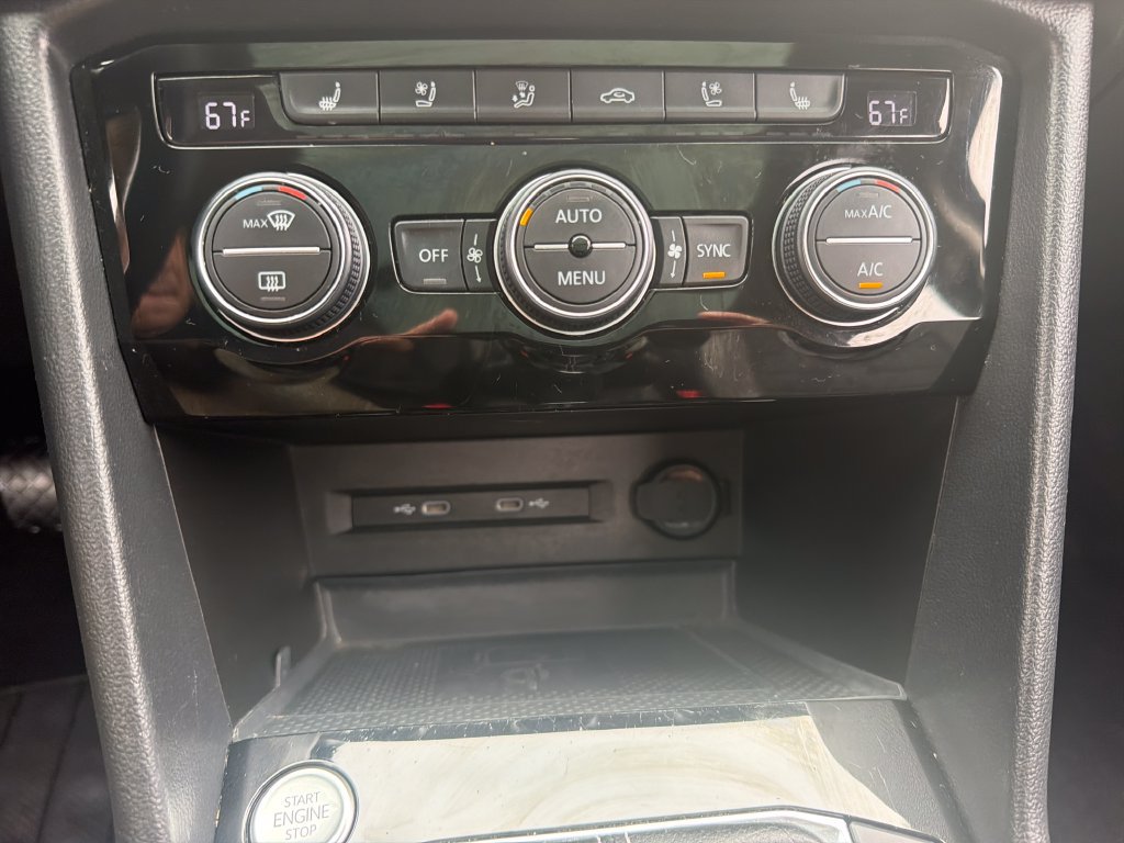 Certified 2022 Volkswagen Taos SEL AWD/4WD image 18