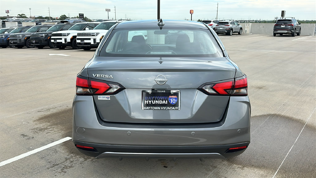 Used 2025 Nissan Versa SV FWD image 11
