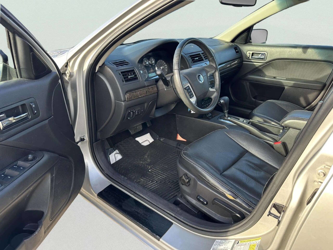 Used 2007 Mercury Milan Premier image 12