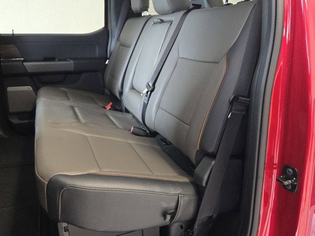 Used 2022 Ford Explorer Platinum w/ Equipment Group 601A AWD/4WD image 17