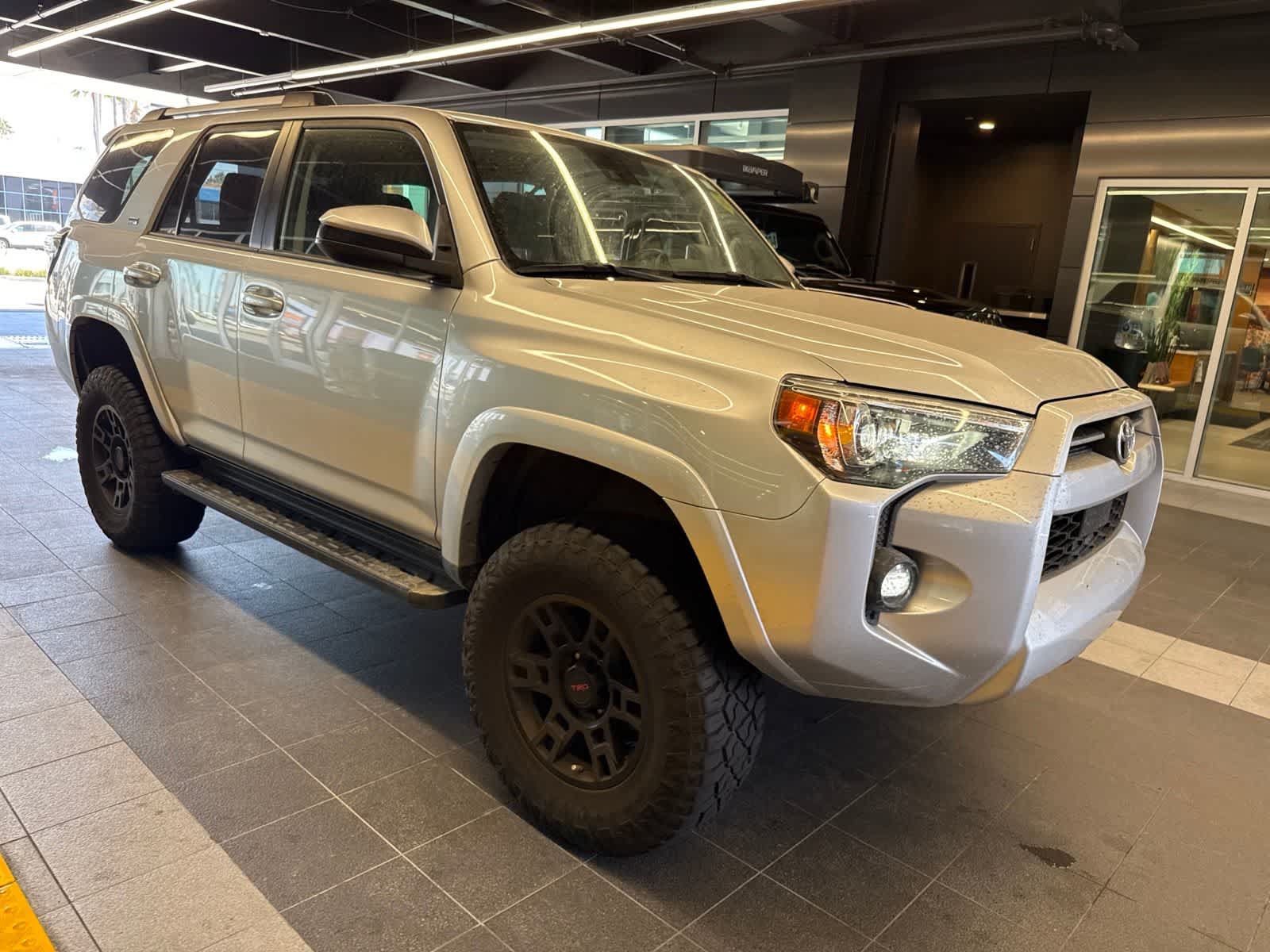 Used 2021 Toyota 4Runner SR5 AWD/4WD image 9