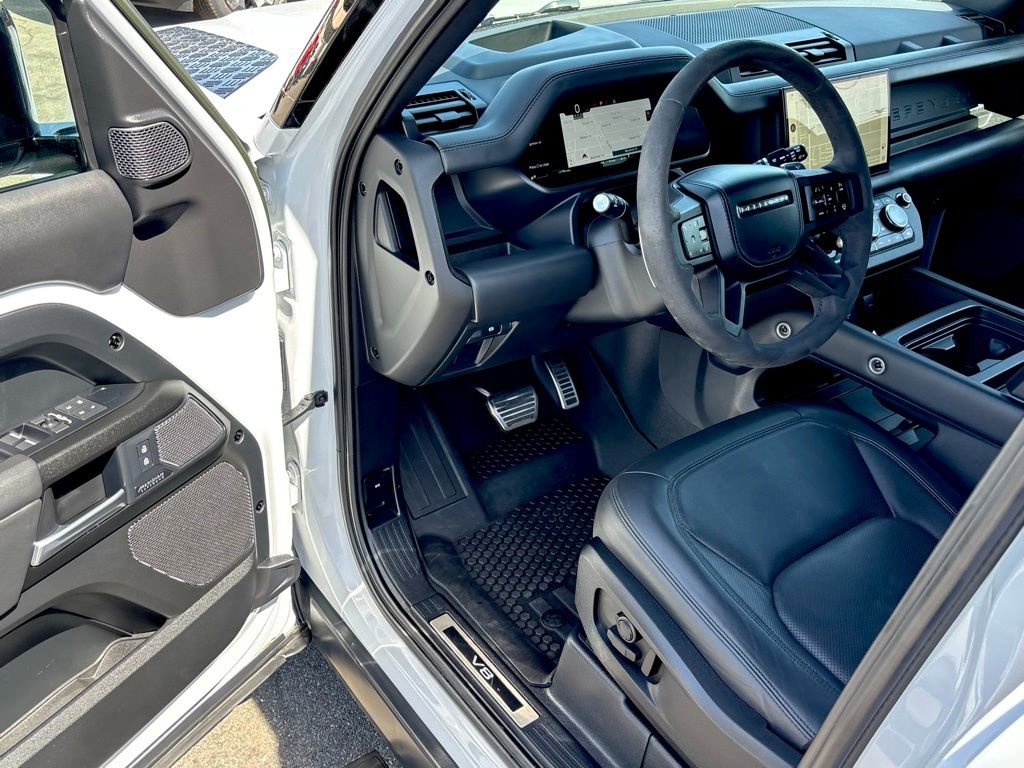 Used 2023 Land Rover Defender 110 V8 image 9