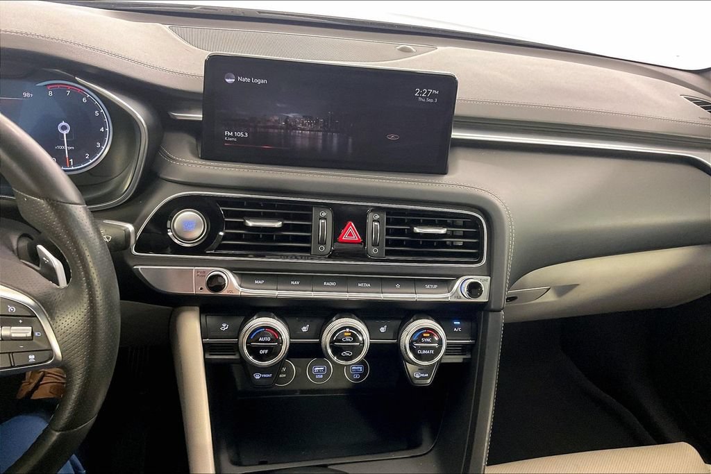 Used 2022 Genesis G70 2.0T RWD image 30