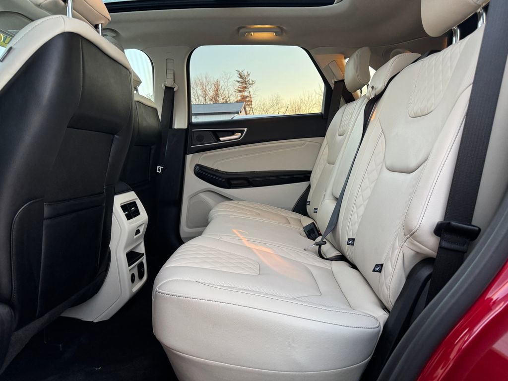 Used 2024 Ford Edge Titanium w/ Equipment Group 301A AWD/4WD image 33