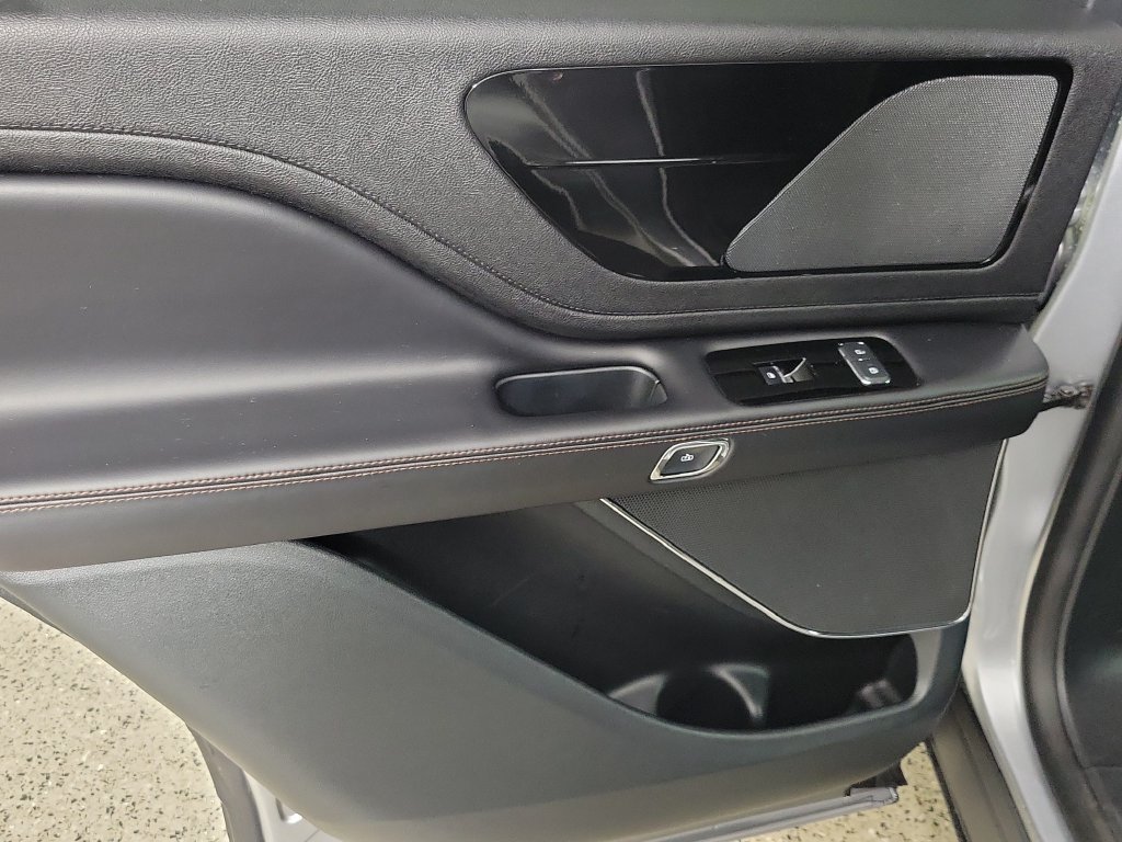 Certified 2024 Lincoln Aviator 2WD w/ Premium Package image 15