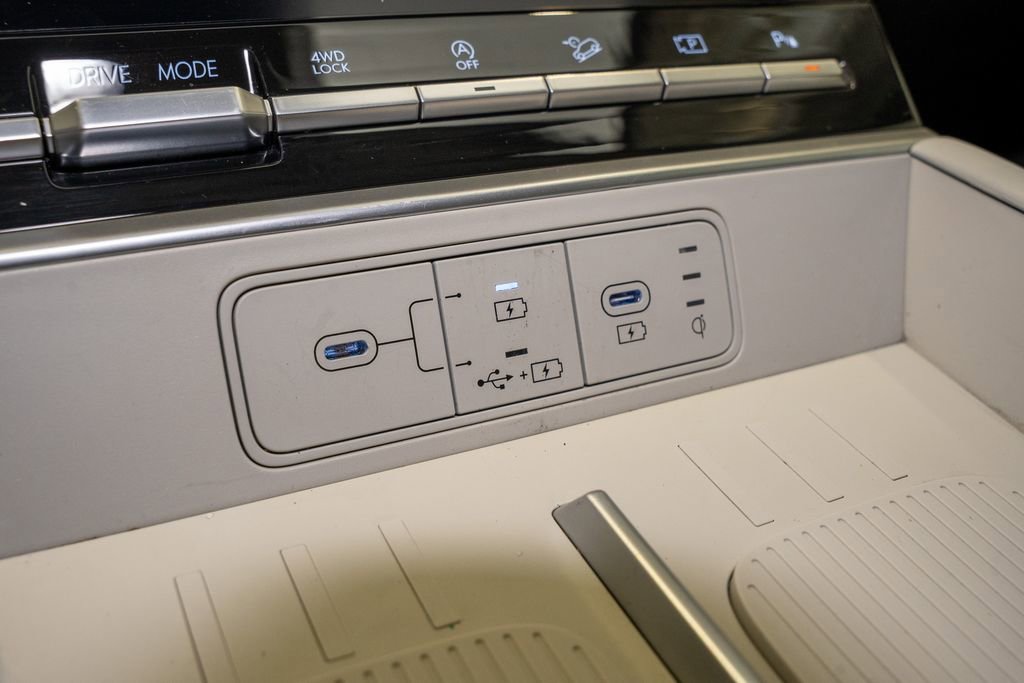 Used 2024 Hyundai Santa Fe SEL image 17