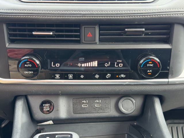 Used 2025 Nissan Rogue SV FWD image 30