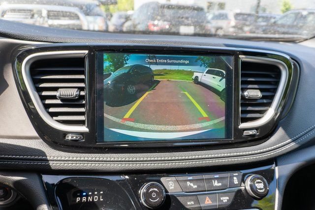 New 2027 Chrysler Pacifica Select FWD image 22