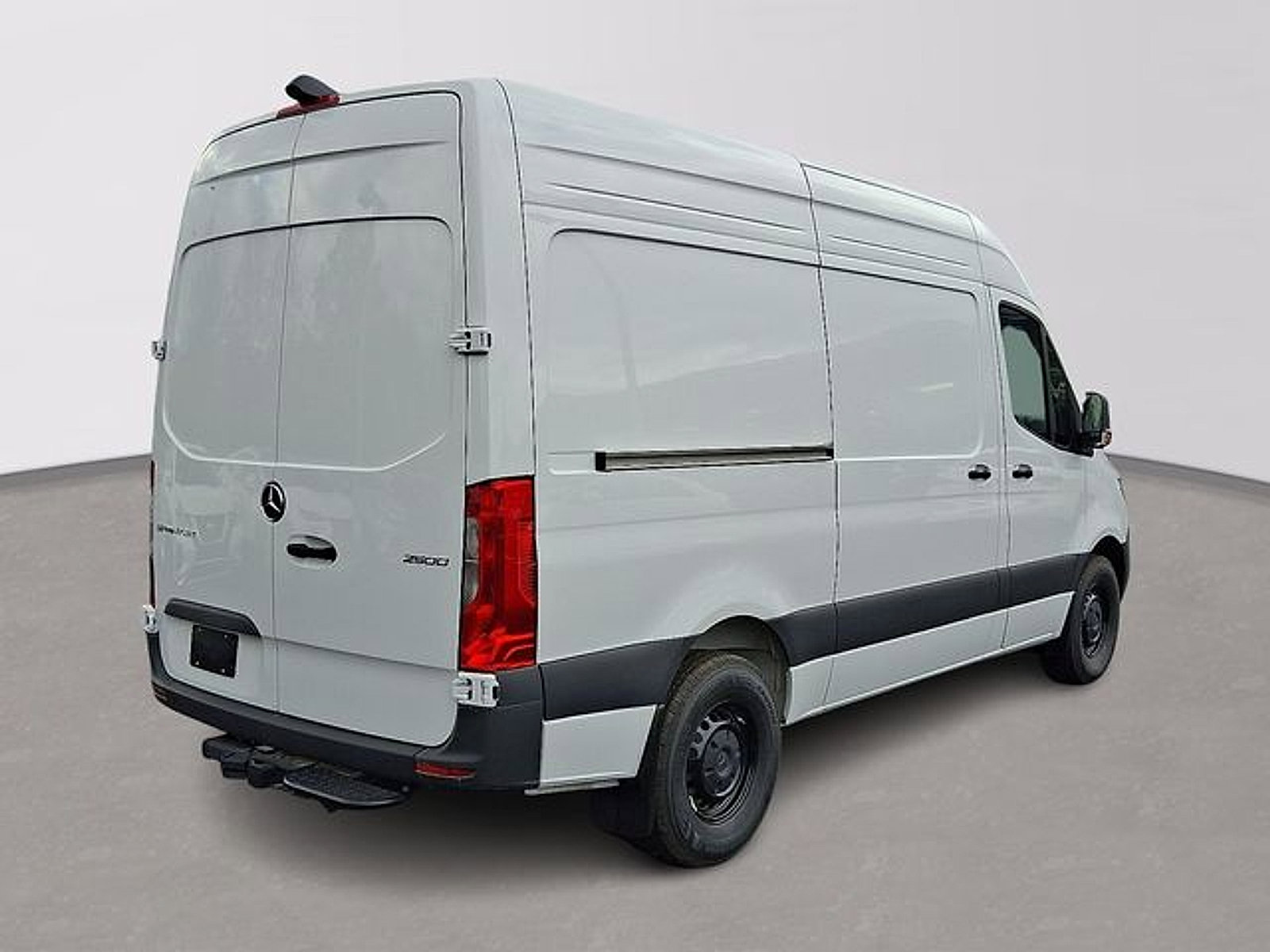 Used 2025 Mercedes-Benz Sprinter 2500 image 4