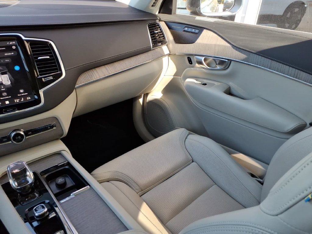 Certified 2024 Volvo XC90 T8 Ultimate w/ Protection Package Premier AWD/4WD image 21