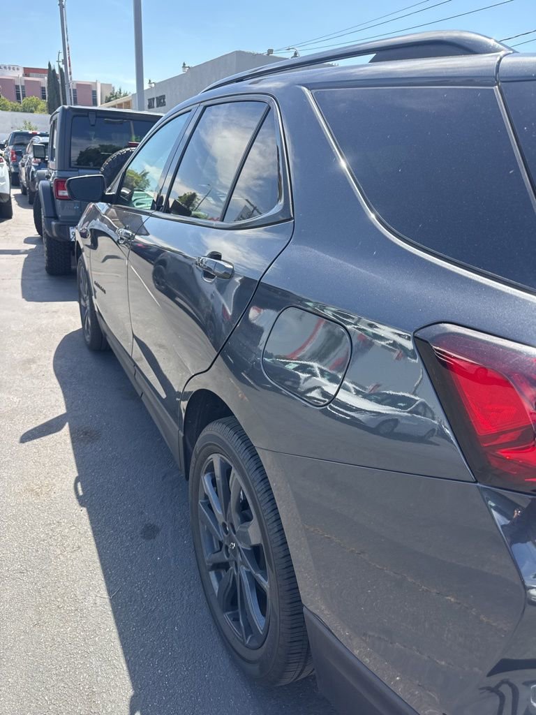 Used 2022 Chevrolet Equinox RS w/ LPO, Cargo Package FWD image 3