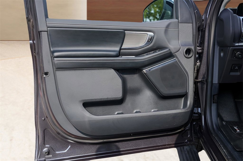 Used 2025 Ford Expedition Max Platinum w/ Driver's Package image 24