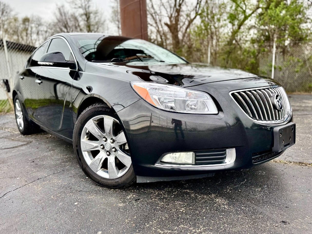 Used 2013 Buick Regal Premium FWD image 1
