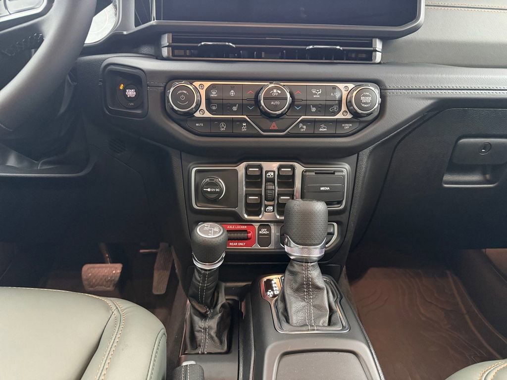 New 2026 Jeep Gladiator Mojave AWD/4WD image 10