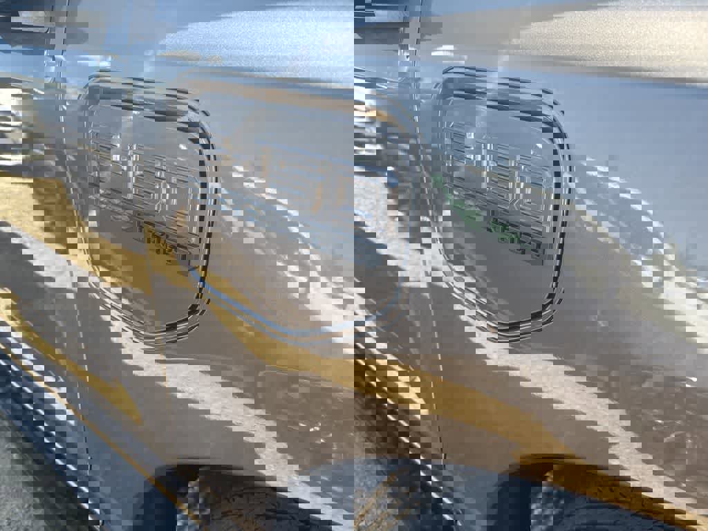 Used 2023 Ford F150 Lightning Lariat AWD/4WD image 4