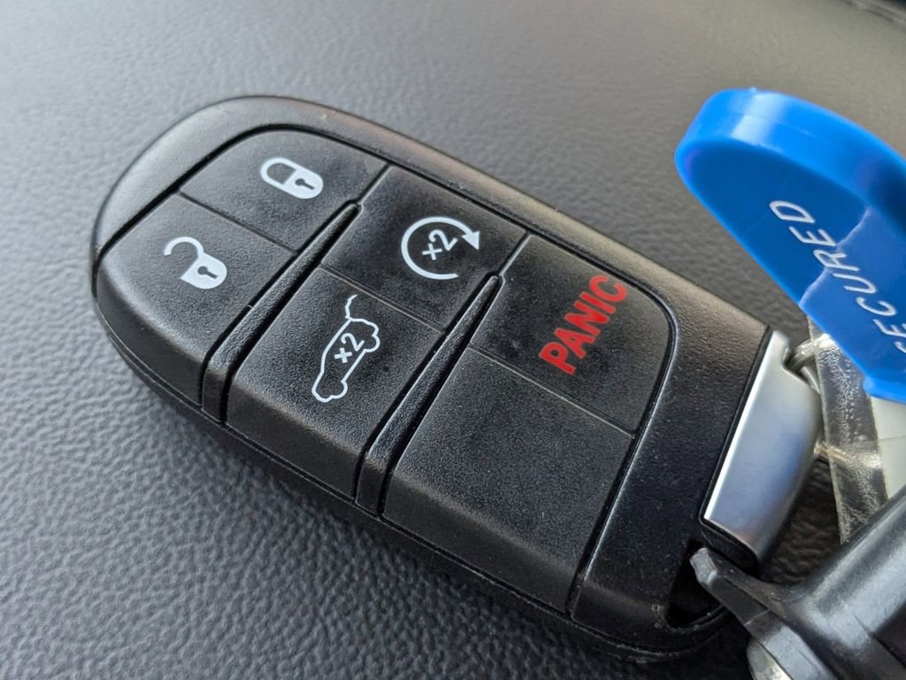 Used 2022 Jeep Grand Cherokee Laredo X image 31