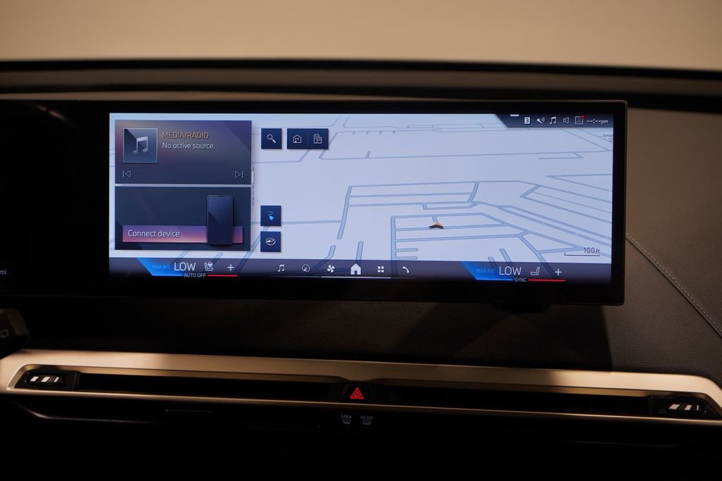 Used 2024 BMW iX xDrive50 image 12