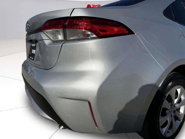 Used 2020 Toyota Corolla LE FWD image 15