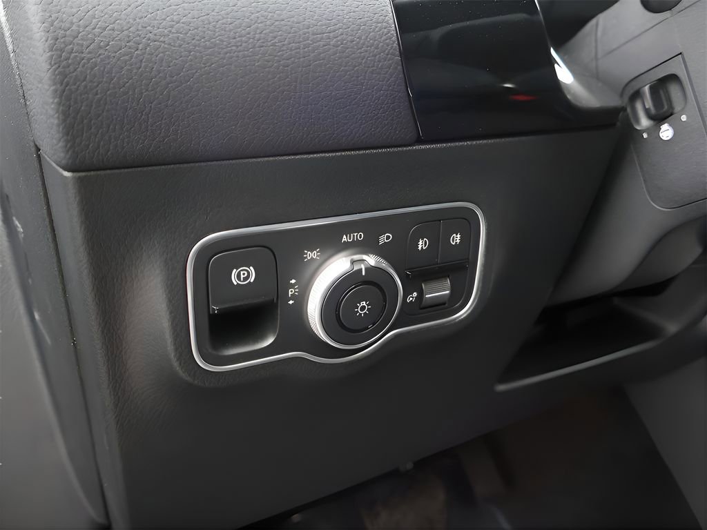 Certified 2025 Mercedes-Benz GLA 250 4MATIC image 60