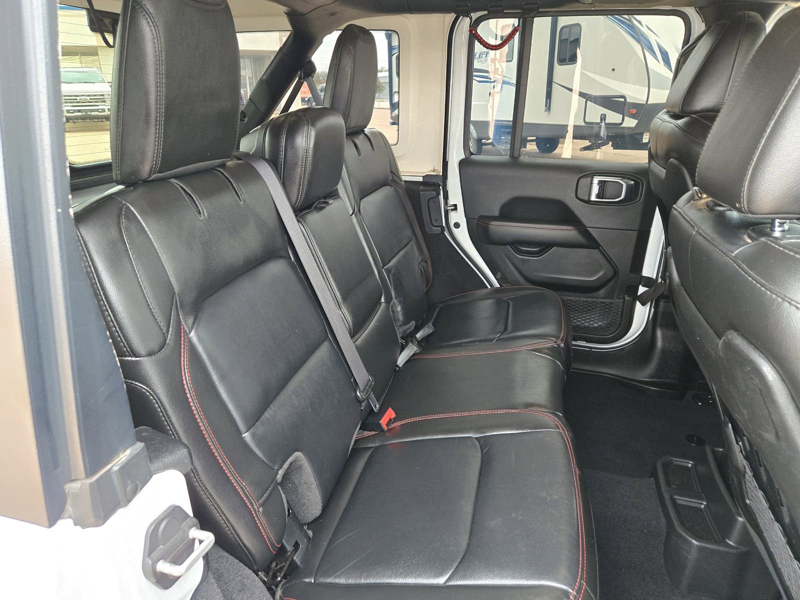 Used 2022 Jeep Wrangler Unlimited Rubicon w/ Cold Weather Group image 29