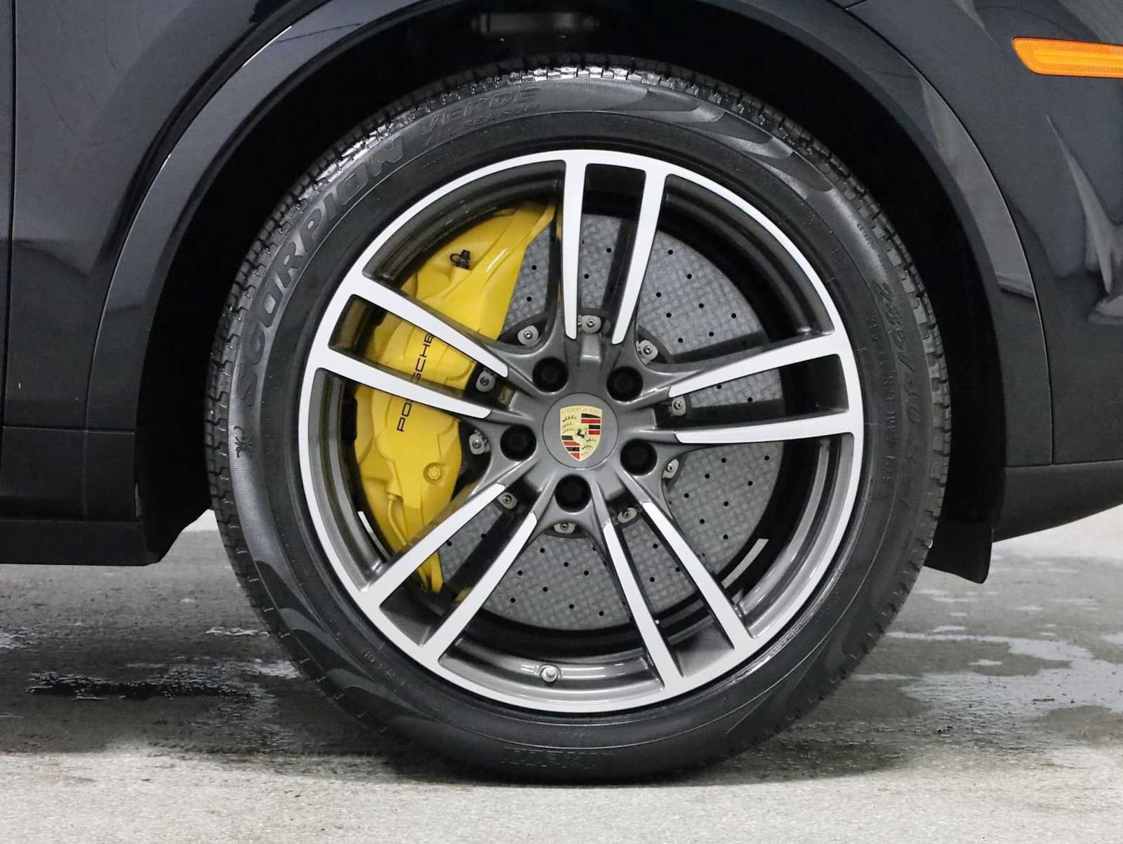 Used 2019 Porsche Cayenne Turbo AWD/4WD image 12