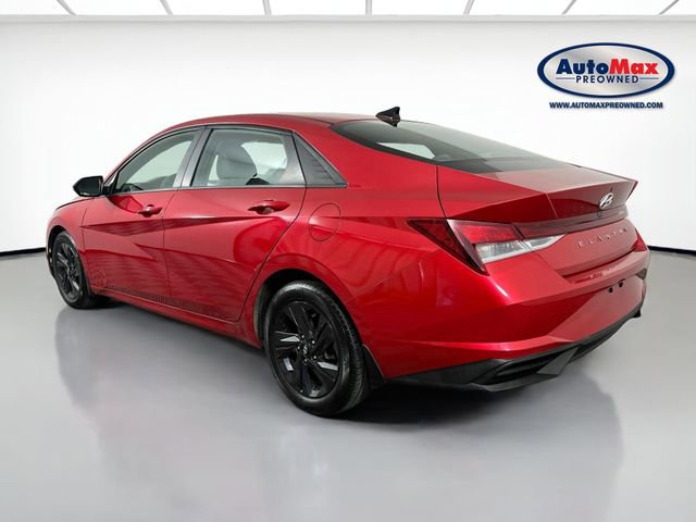 Used 2022 Hyundai Elantra SEL w/ Convenience Package FWD image 5