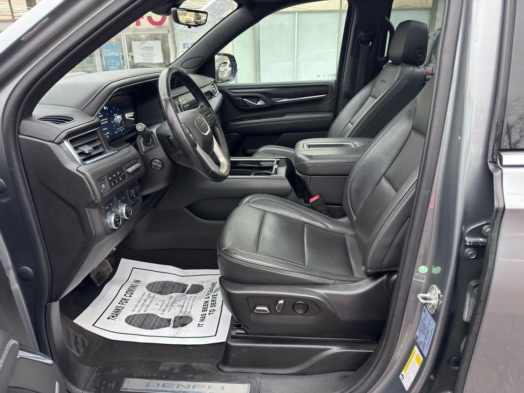 Used 2022 GMC Yukon Denali w/ Denali Premium Package image 17