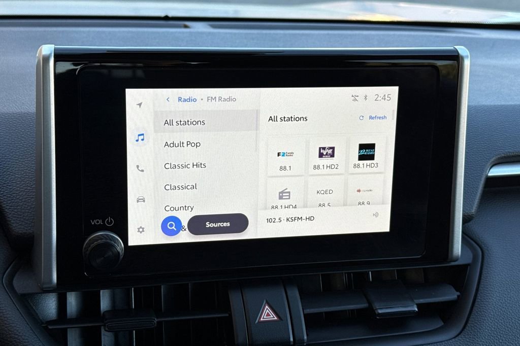 Used 2025 Toyota RAV4 LE image 29