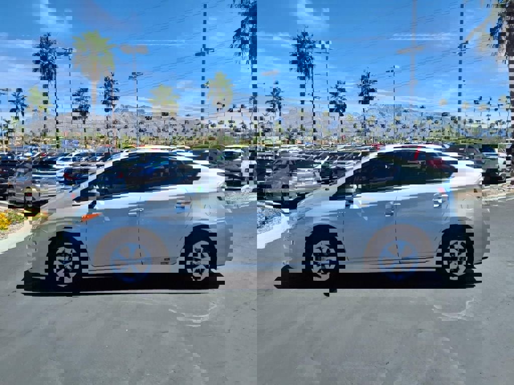 Used 2015 Toyota Prius Two FWD image 13