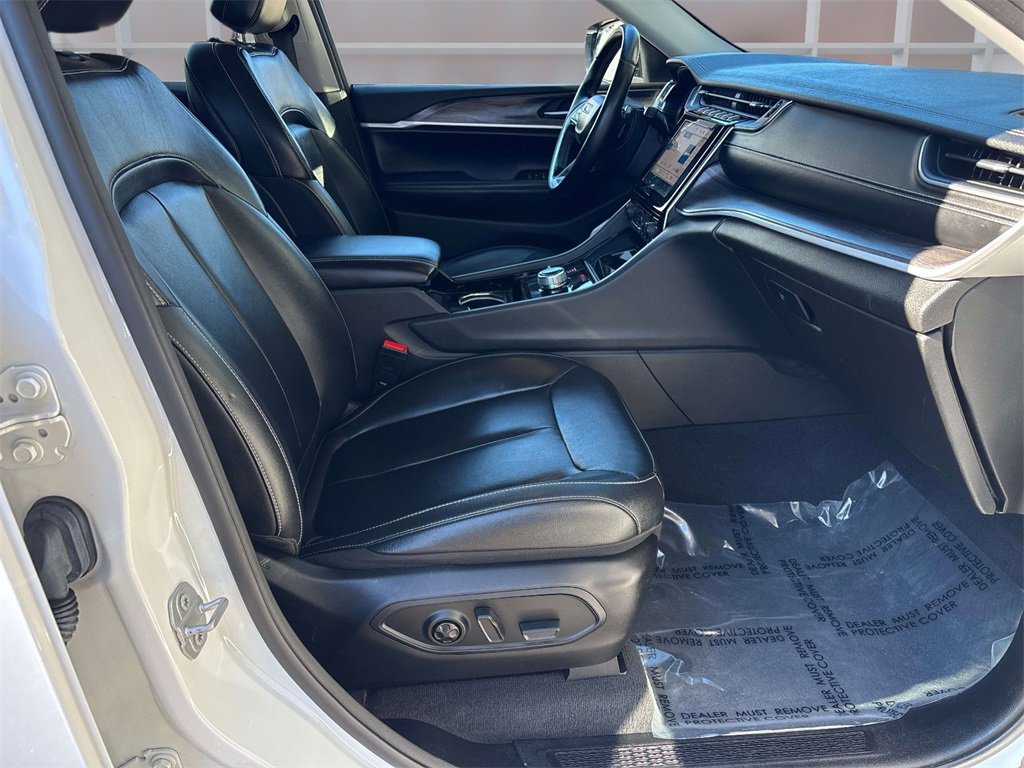 Used 2022 Jeep Grand Cherokee Limited image 15