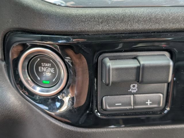 Used 2024 Chevrolet Silverado 1500 High Country image 31