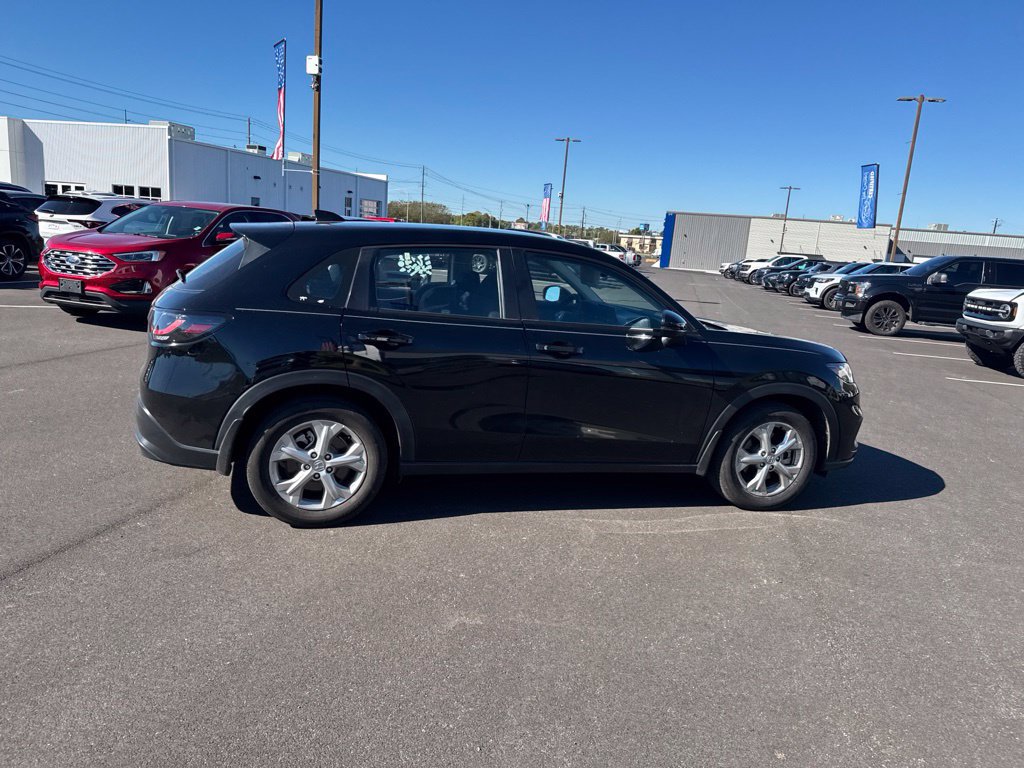 Used 2024 Honda HR-V LX image 11