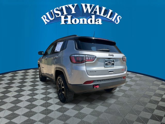 Used 2020 Jeep Compass Trailhawk AWD/4WD image 2