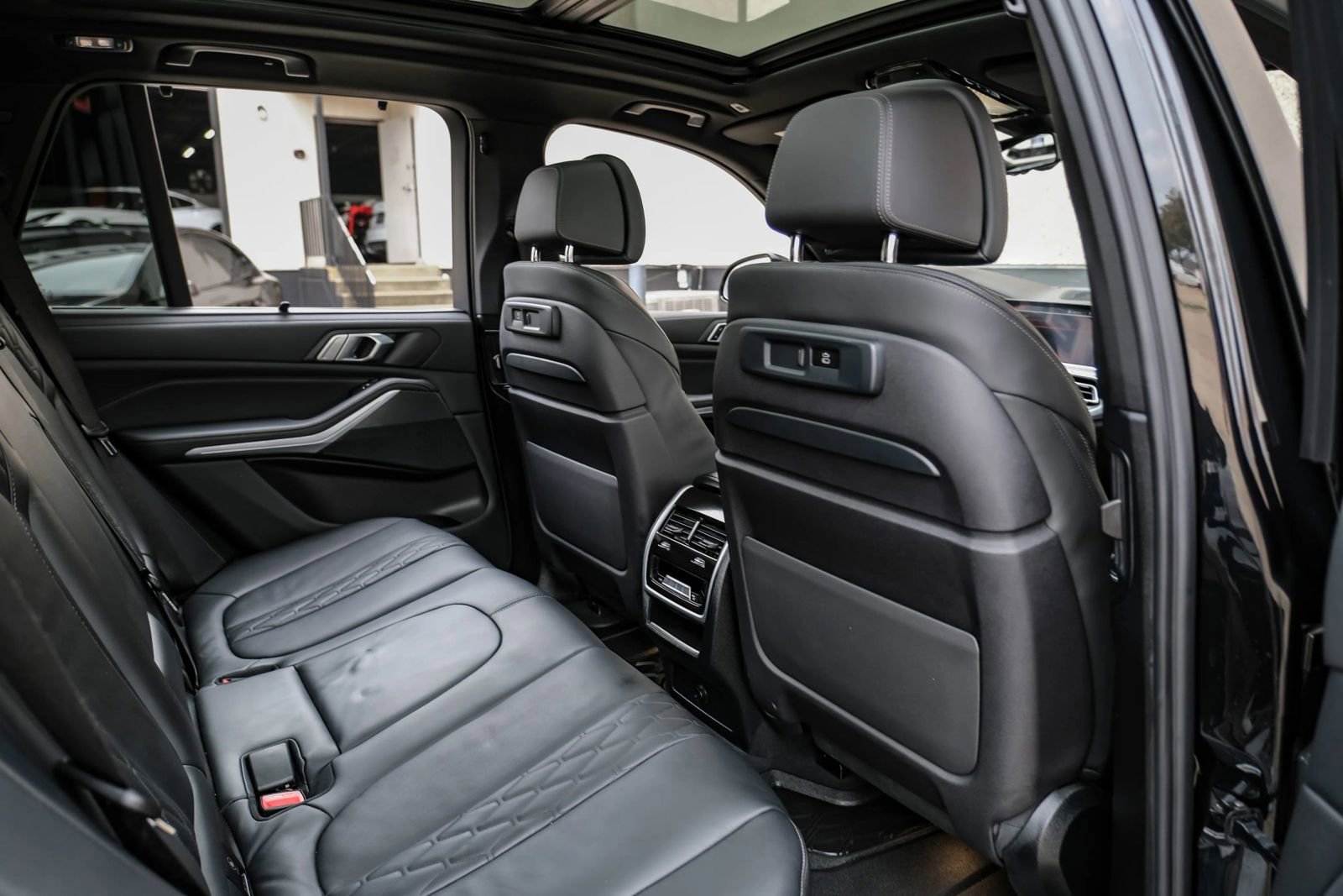 Used 2023 BMW X5 sDrive40i w/ Executive Package image 37