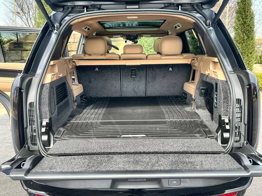 New 2026 Land Rover Range Rover Long Wheelbase SE AWD/4WD image 18