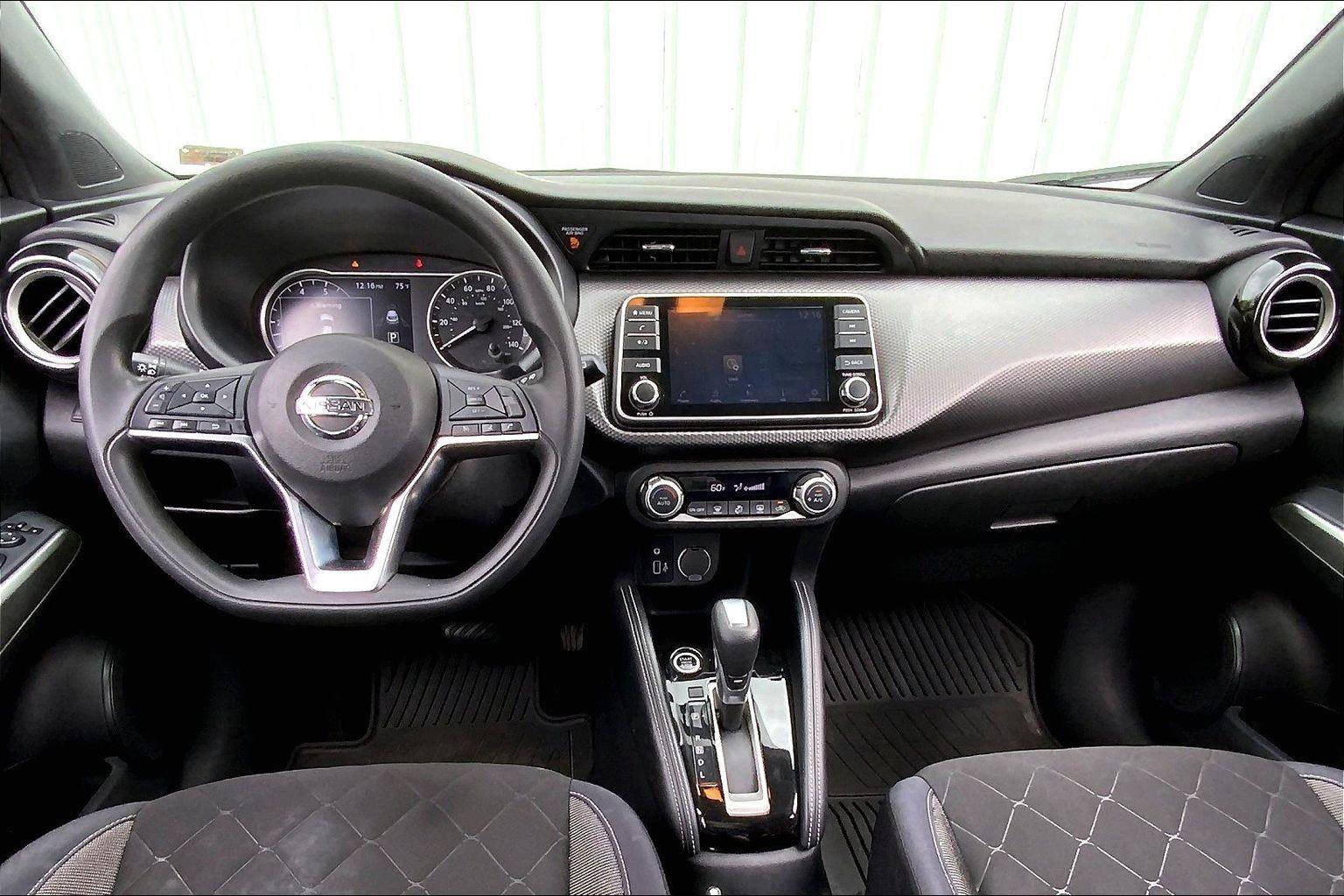 Used 2018 Nissan Kicks SV image 13