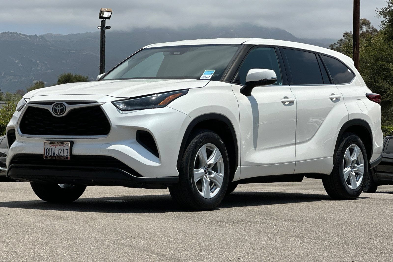 Used 2021 Toyota Highlander L FWD image 8