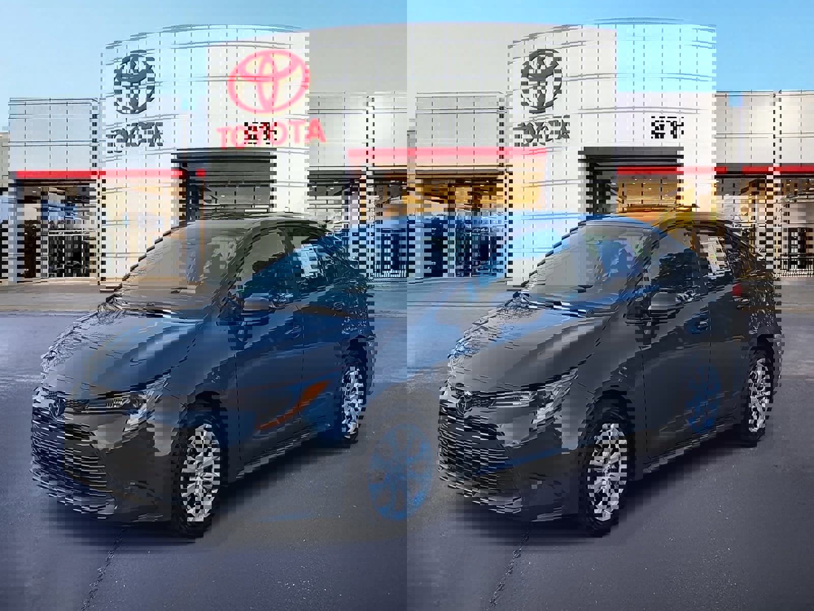 Used 2024 Toyota Corolla LE image 1