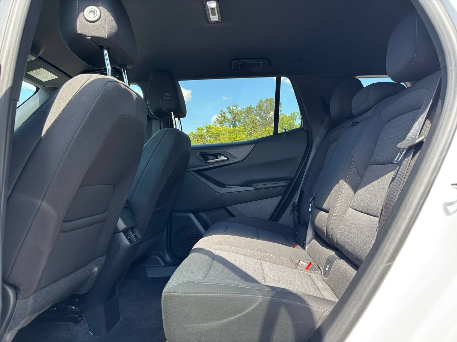 Used 2025 Chevrolet Equinox LT FWD image 25