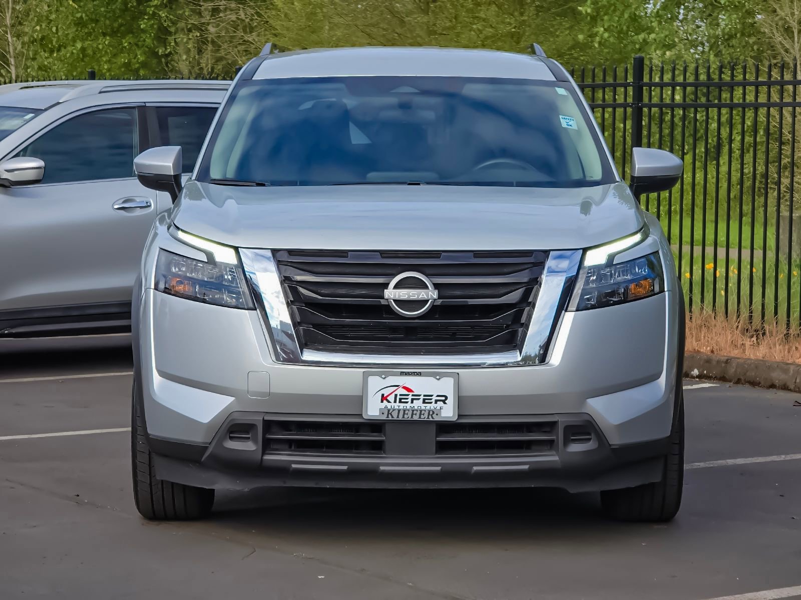 Used 2025 Nissan Pathfinder SV image 8