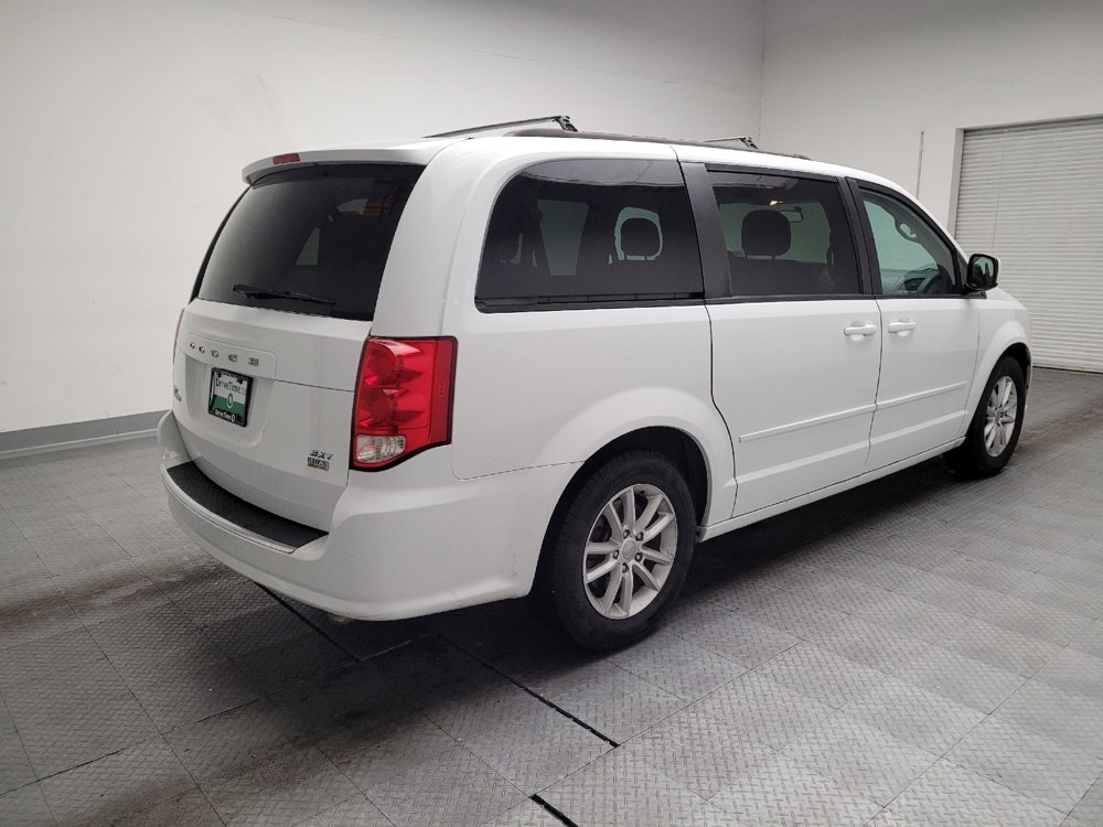 Used 2016 Dodge Grand Caravan SXT FWD image 9