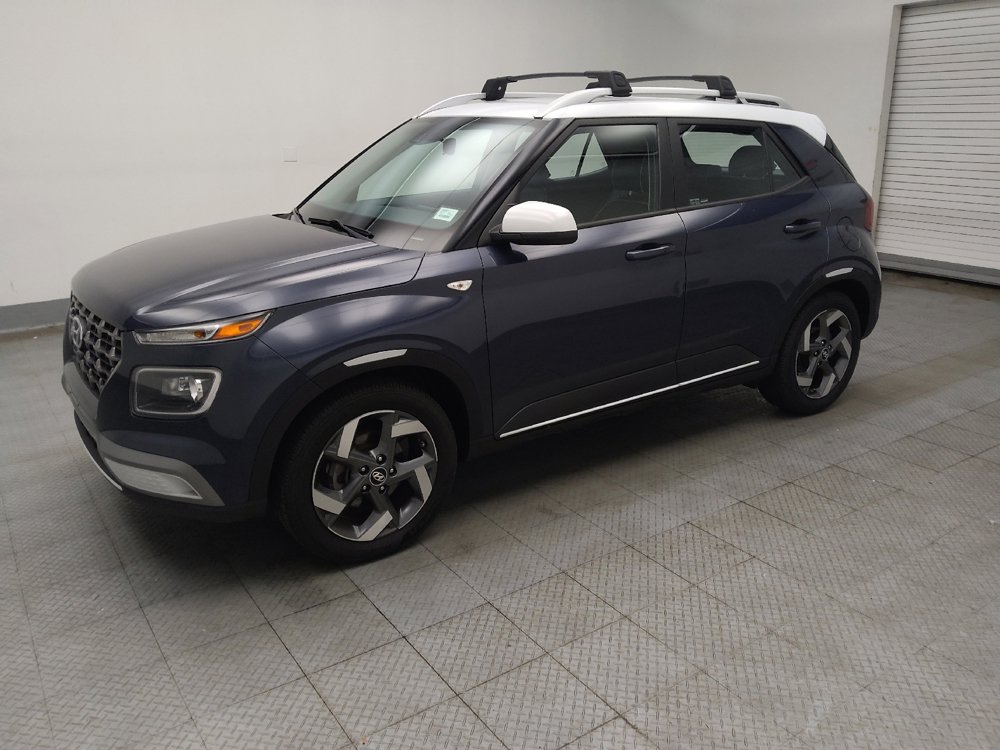 Used 2021 Hyundai Venue FWD image 2