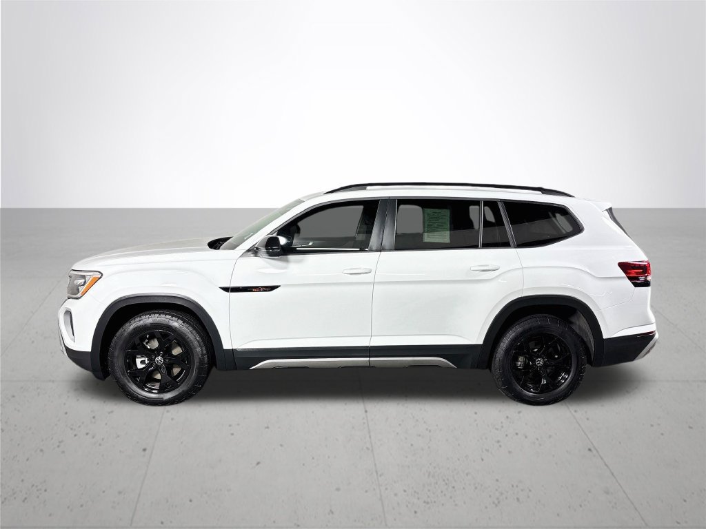 Certified 2024 Volkswagen Atlas Peak Edition SE AWD/4WD image 10