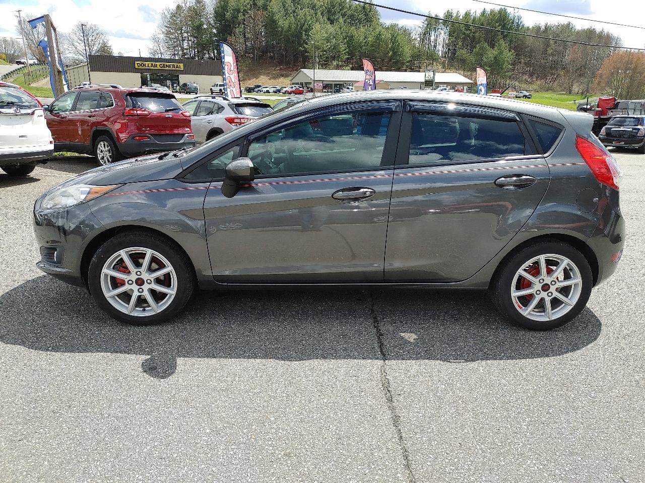 Used 2019 Ford Fiesta SE w/ Equipment Group 201A FWD image 2