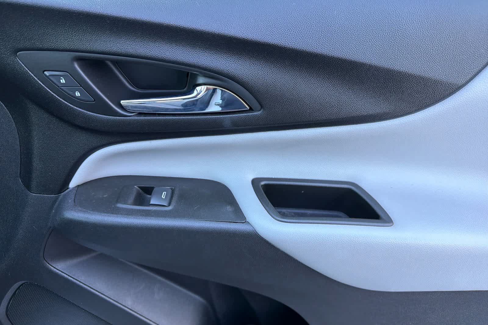 Used 2022 Chevrolet Equinox LT w/ LPO, Floor Liner Package FWD image 18
