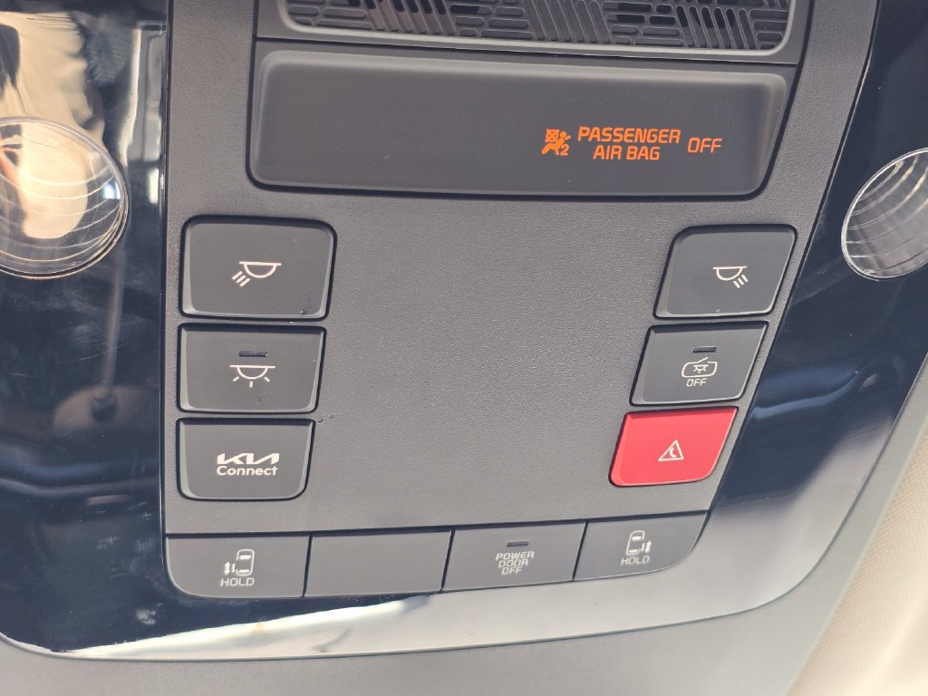 Certified 2025 Kia Carnival FWD image 25