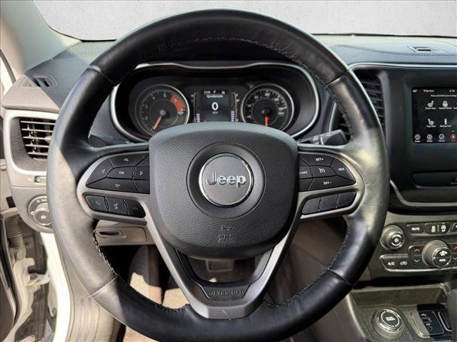 Used 2019 Jeep Cherokee Latitude Plus w/ Comfort/Convenience Group AWD/4WD image 14