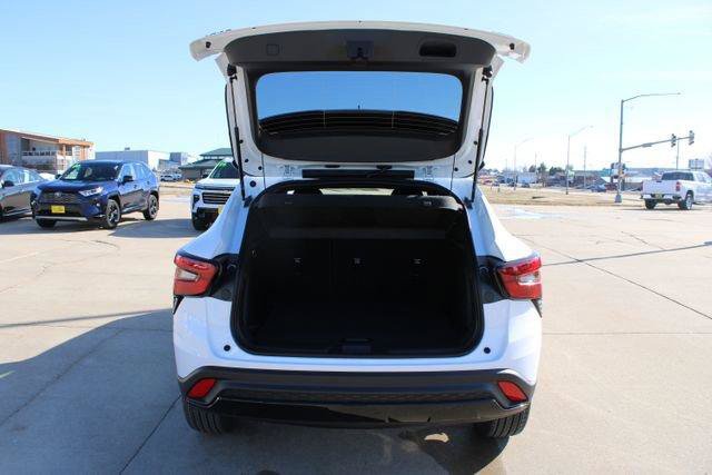 New 2026 Chevrolet Trax RS w/ Driver Confidence Package FWD image 10